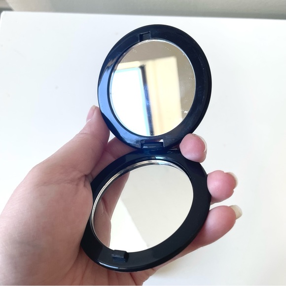 SOLD Bobbi Brown liner and lip balm spf - Picture 5 of 6